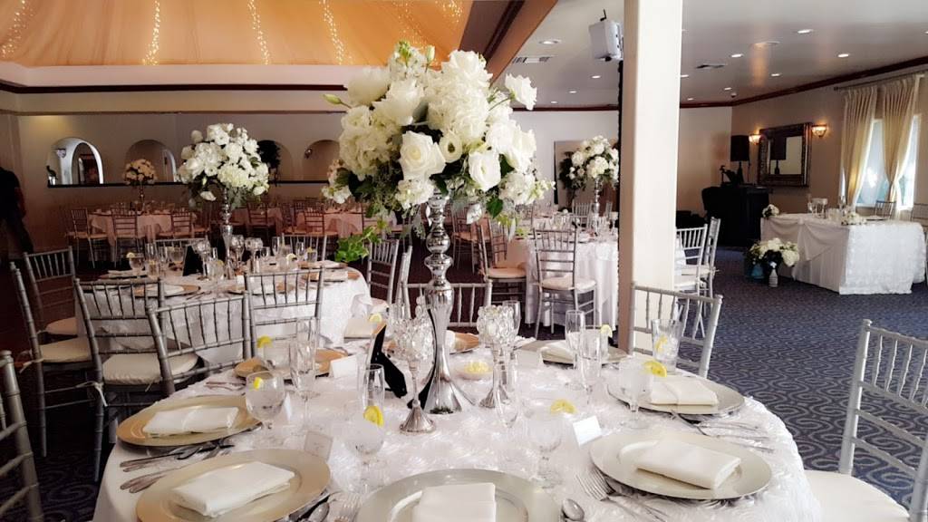 Kellys Steak and Seafood | restaurant | 26453 Friendly Valley Pkwy, Santa Clarita, CA 91321, USA | 6612504174 OR +1 661-250-4174