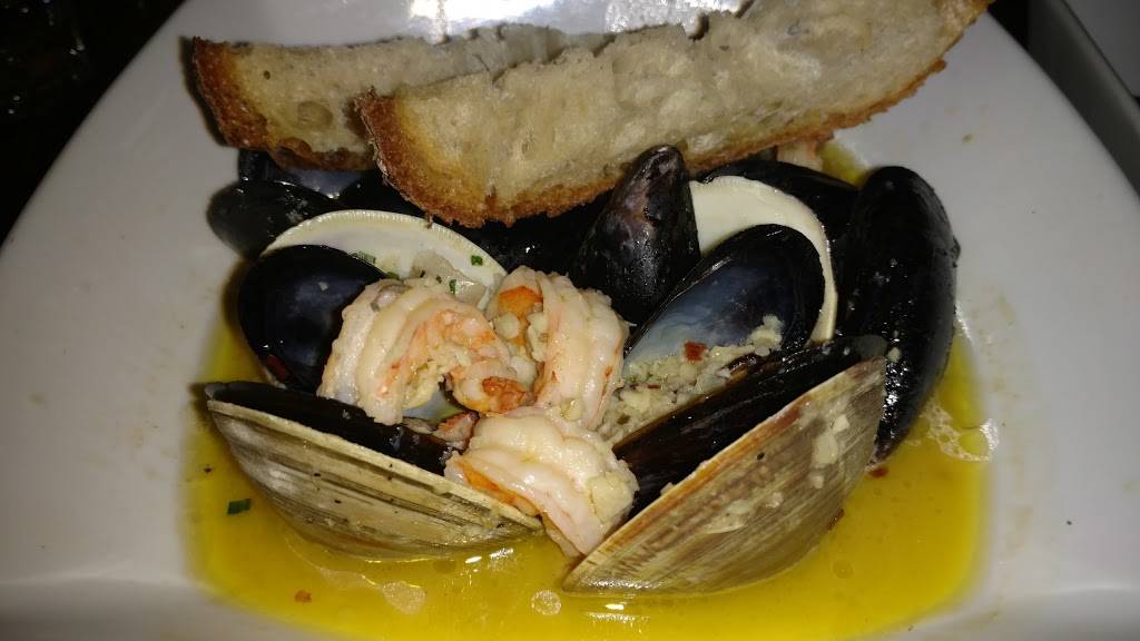 Della | restaurant | 1238 Prospect Ave, Brooklyn, NY 11218, USA | 7186330249 OR +1 718-633-0249