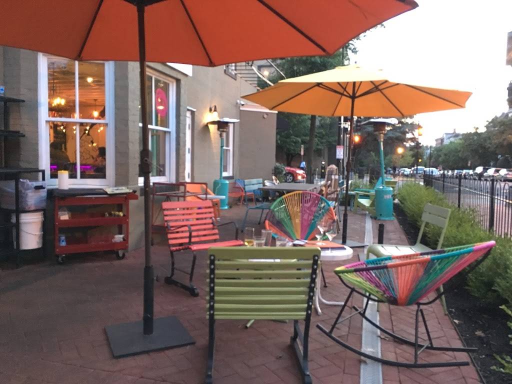 Frenchys Naturel | restaurant | 1337 11th St NW, Washington, DC 20001, USA | 2025183609 OR +1 202-518-3609