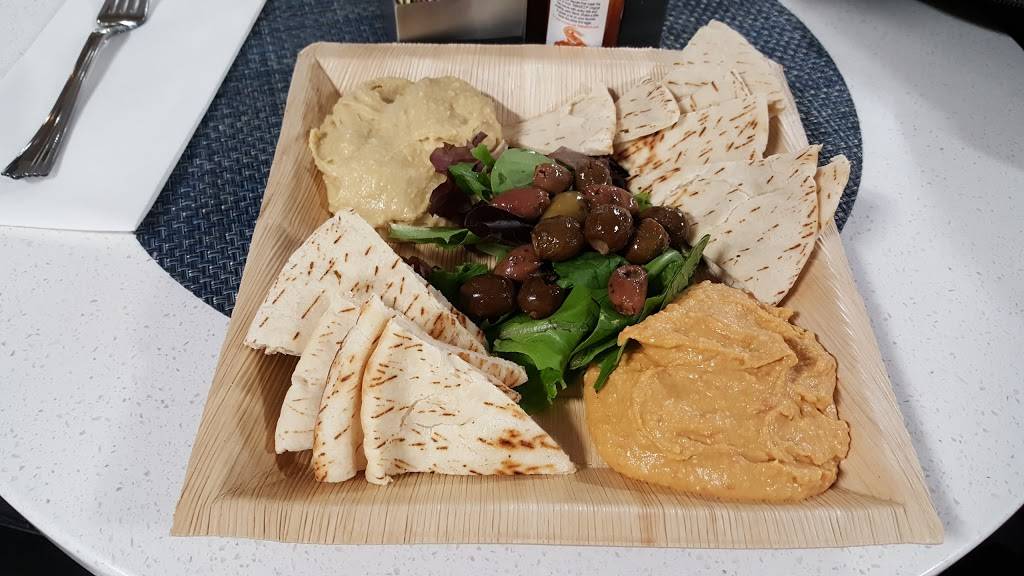 Revive Bar | restaurant | LaGuardia Rd, East Elmhurst, NY 11371, USA | 7185333400 OR +1 718-533-3400