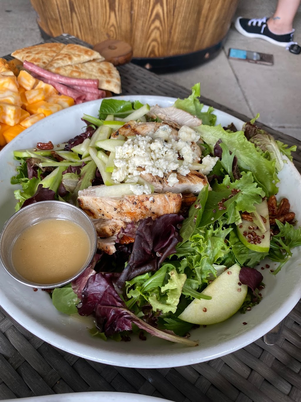 The Tavern at Lakeside | restaurant | 2600 Lakeside Pkwy #100, Flower Mound, TX 75022, USA | 4692933441 OR +1 469-293-3441