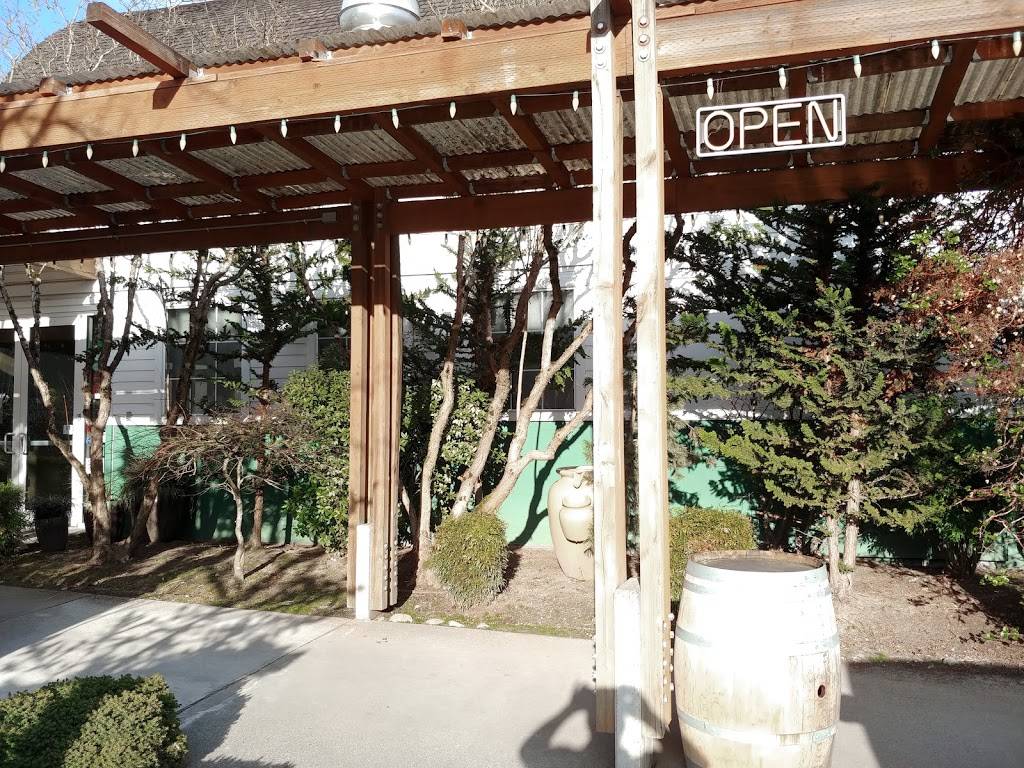 Russells Restaurant & Loft | restaurant | 3305 Monte Villa Pkwy, Bothell, WA 98021, USA | 4258928492 OR +1 425-892-8492