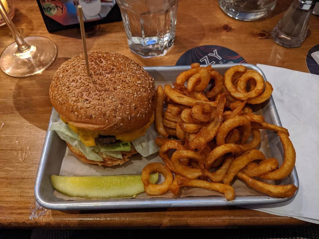 Fort Washington Public House | restaurant | 3938 Broadway, New York, NY 10032, USA | 6468132210 OR +1 646-813-2210