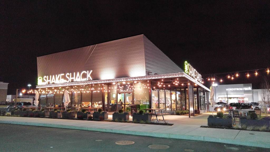 Shake Shack | restaurant | 2400 Fashion Center Blvd, Christiana, DE 19702, USA | 3025977417 OR +1 302-597-7417