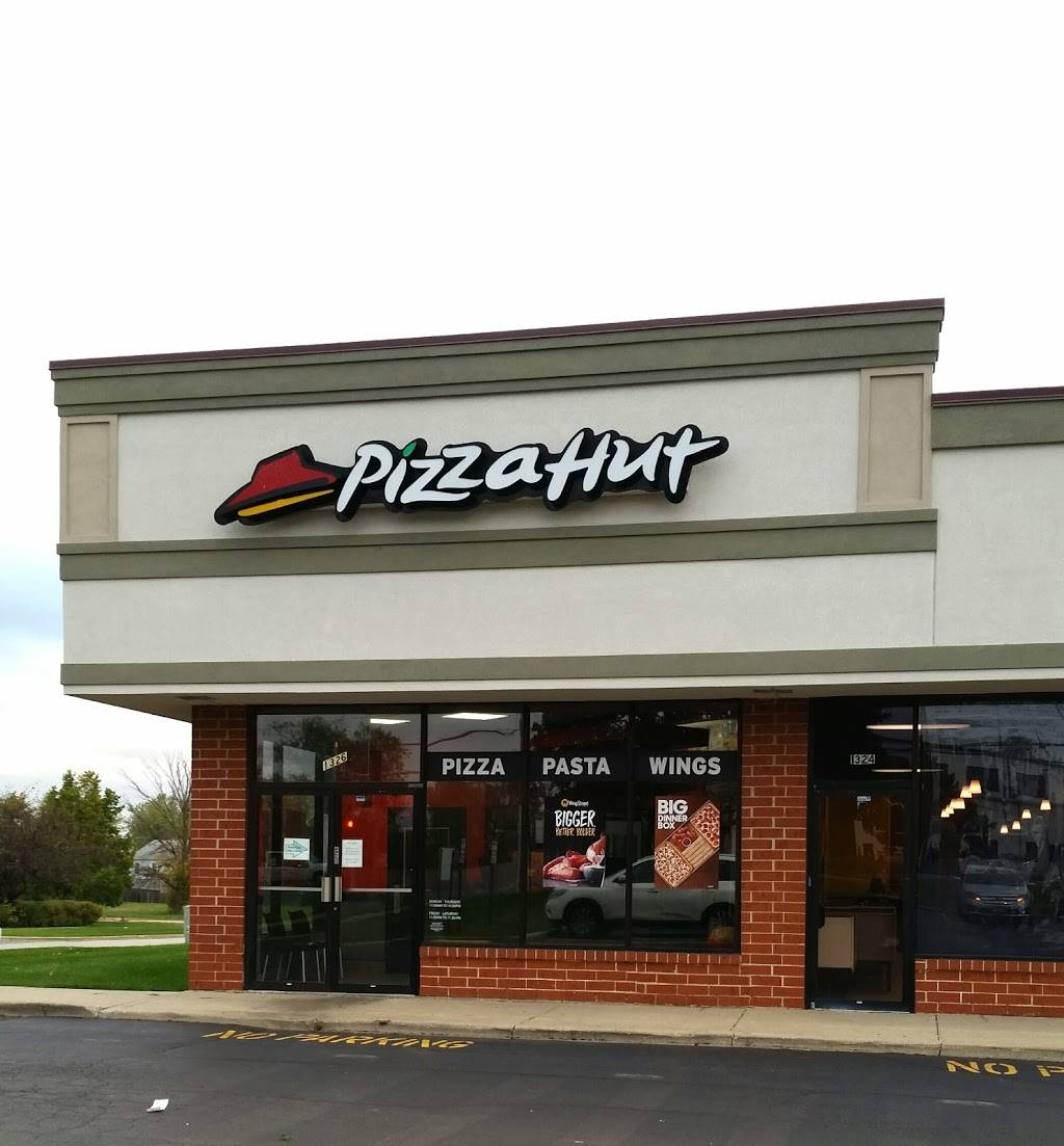 Pizza Hut | restaurant | 1326 W Lake St, Roselle, IL 60172, USA | 6305828000 OR +1 630-582-8000