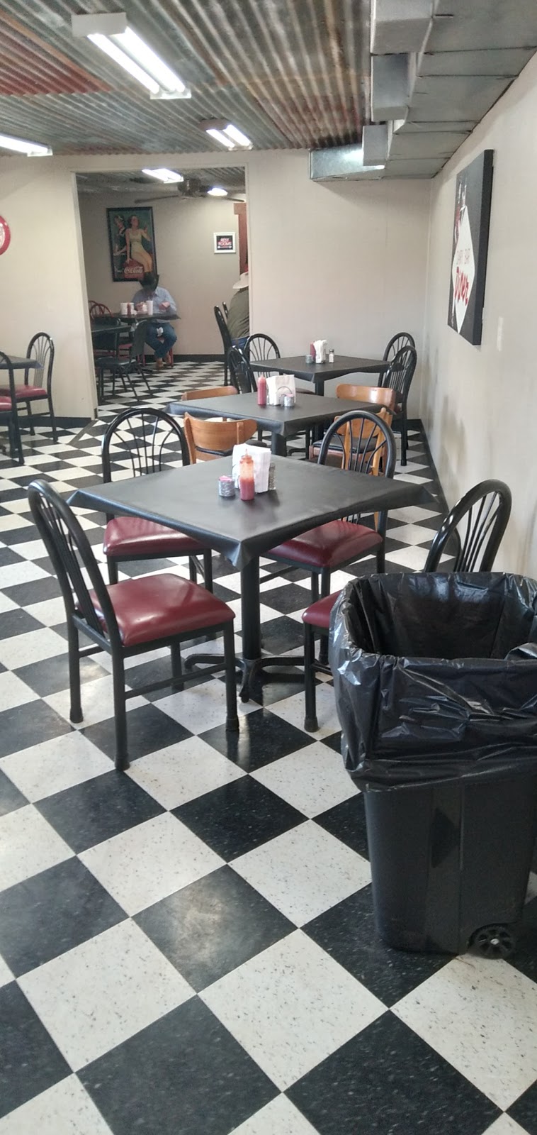 Dairy Bar | restaurant | 221 E Commerce St, Crowell, TX 79227, USA | 9406841961 OR +1 940-684-1961