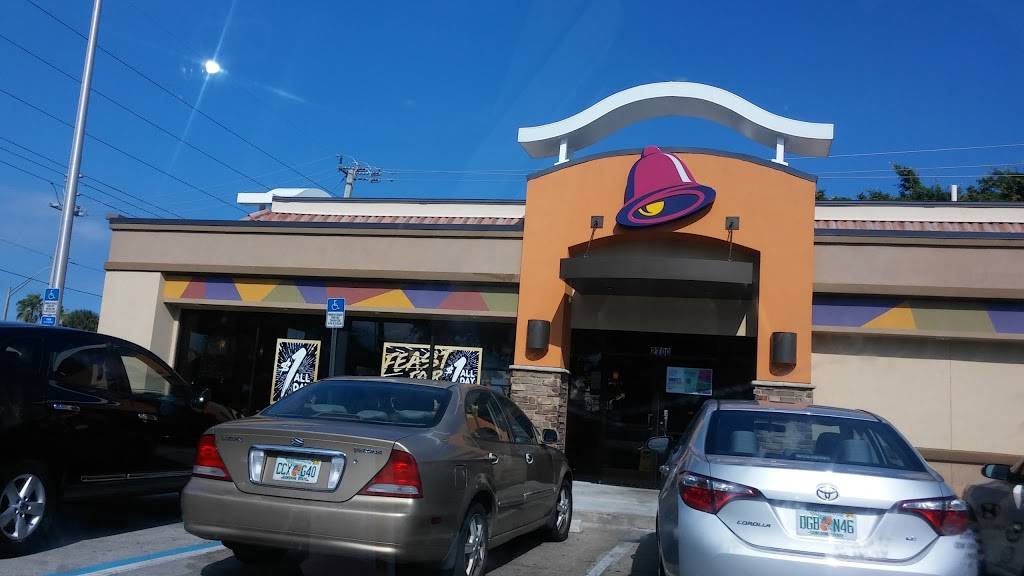 Taco Bell | meal takeaway | 6835 Taft St, Hollywood, FL 33024, USA | 9549817119 OR +1 954-981-7119