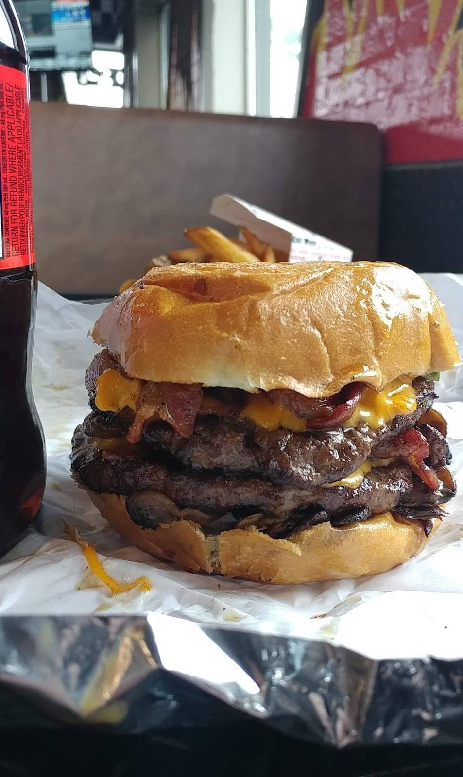 Big Boys Burgers | restaurant | 743 William St, Cobourg, ON K9A 3A7, Canada | 9053720123 OR +1 905-372-0123