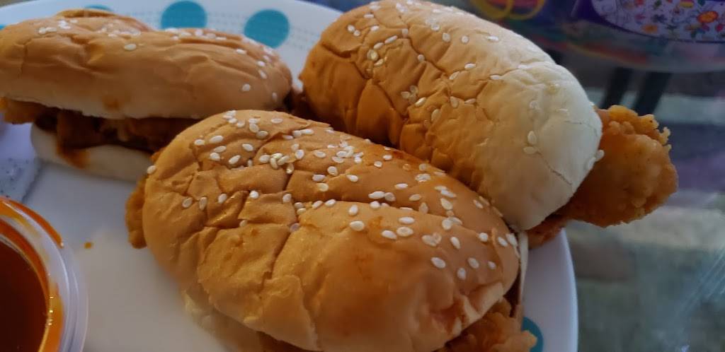 KFC | restaurant | 6400 W 120th Ave, Broomfield, CO 80020, USA | 3034667796 OR +1 303-466-7796