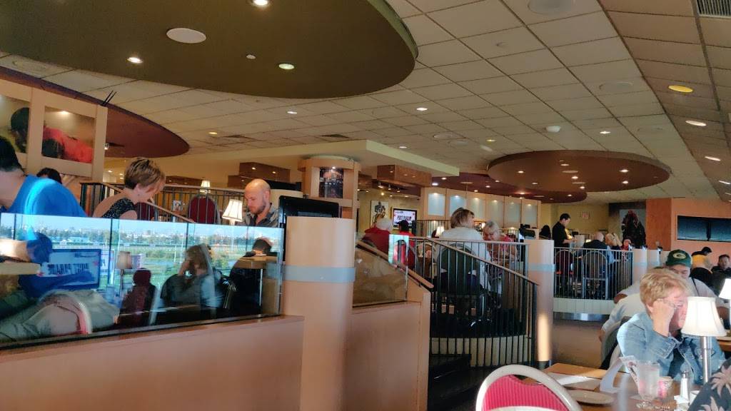 Willows Dining Room | restaurant | 555 Rexdale Blvd, Etobicoke, ON M9W 5L2, Canada | 4166757223 OR +1 416-675-7223