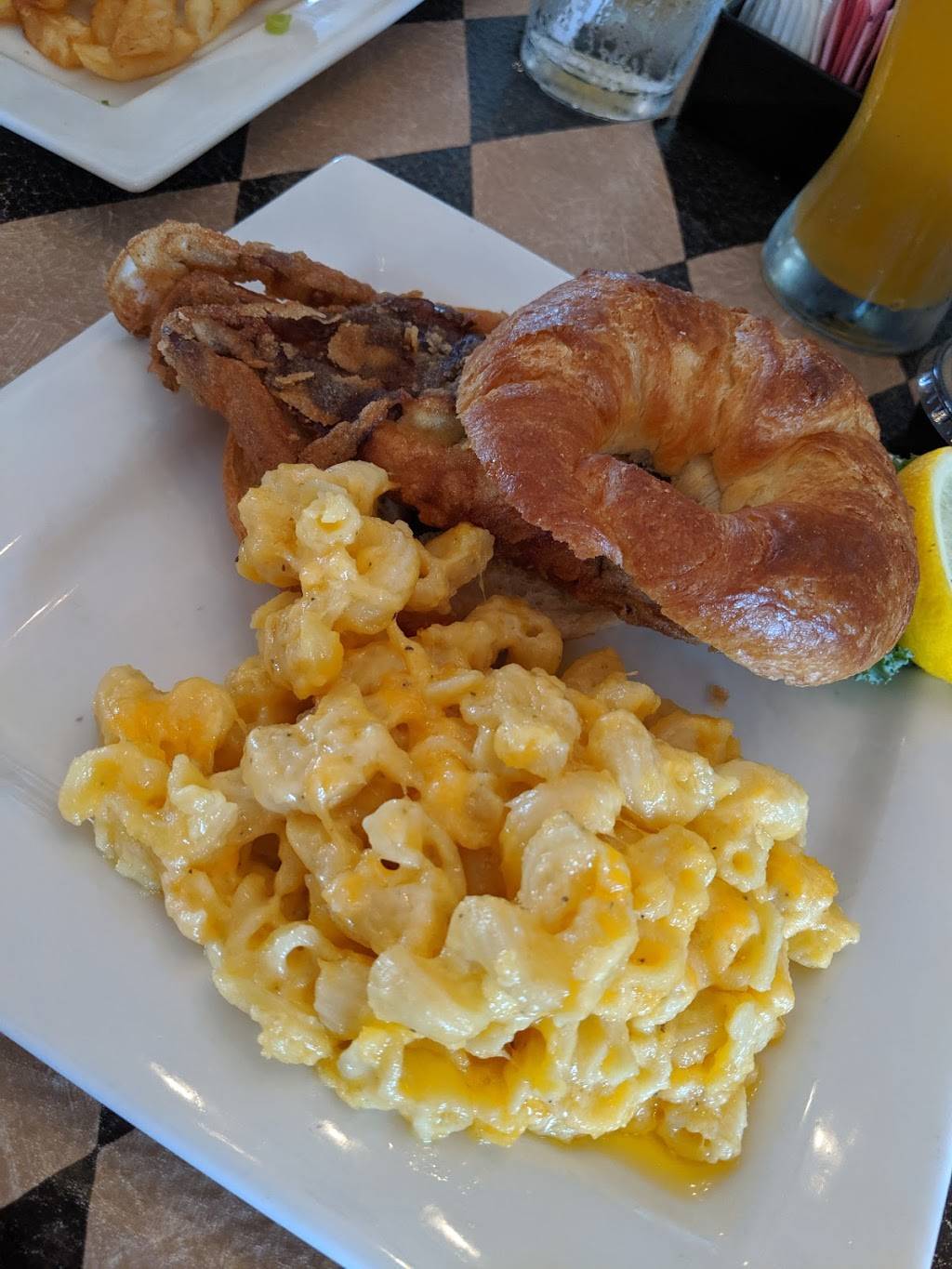 The Crazy Crab | restaurant | 902 Main St, Reedville, VA 22539, USA | 8044536789 OR +1 804-453-6789