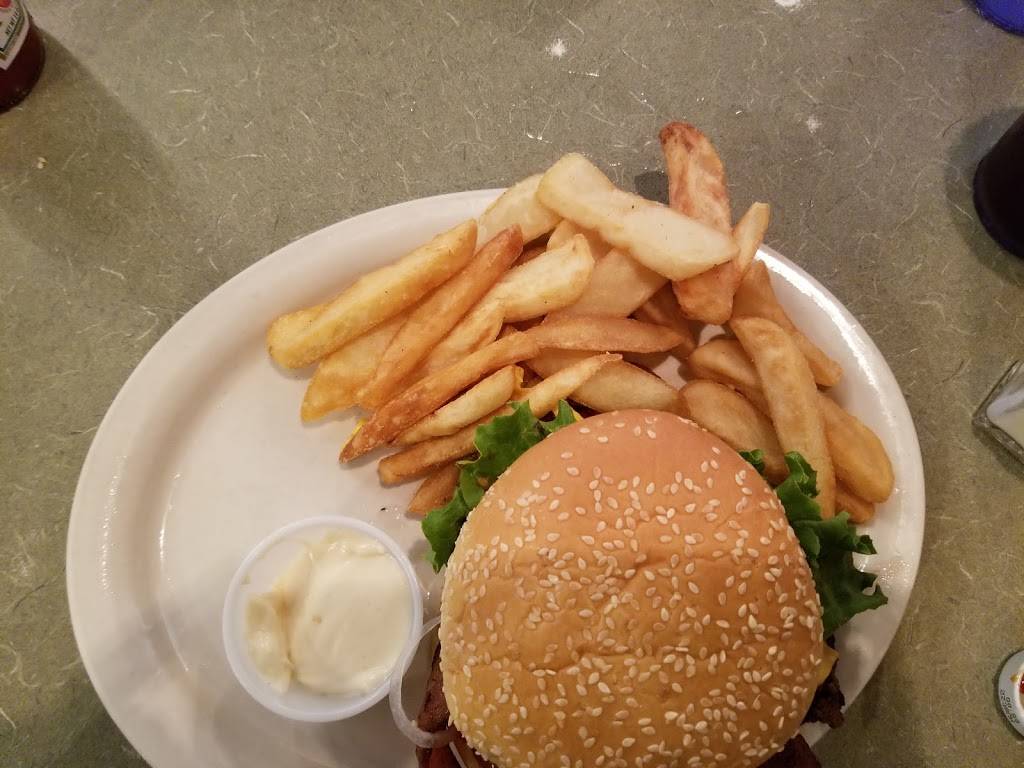 Baby Bulls Family Restaurant | restaurant | 1025 W Reynolds St, Pontiac, IL 61764, USA | 8158445757 OR +1 815-844-5757