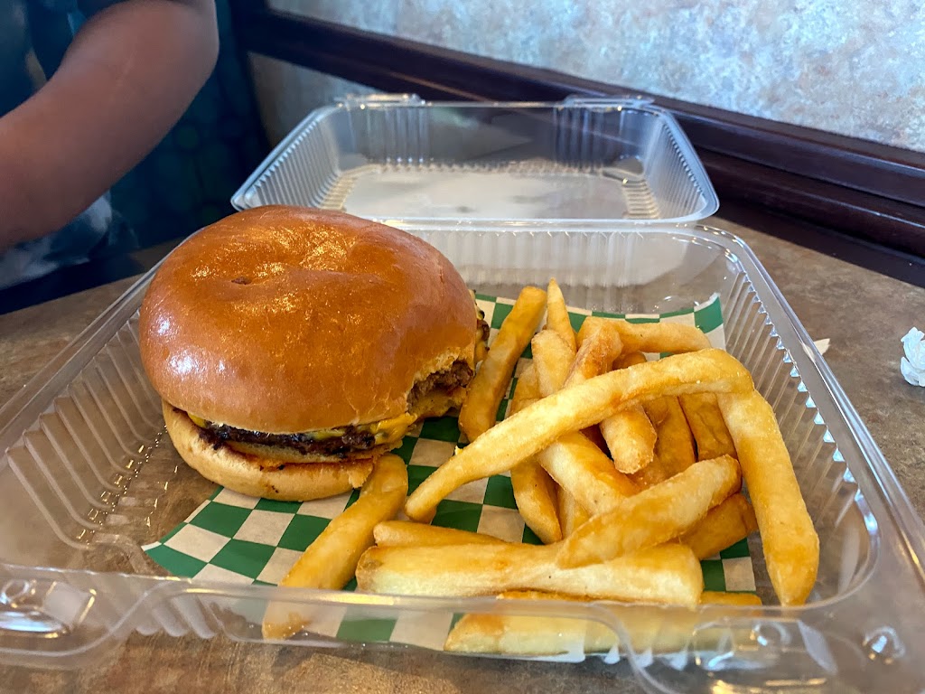 Luckys Restaurant & Bar | restaurant | 1401 Marvin Rd NE STE 310, Lacey, WA 98516, USA | 3609723300 OR +1 360-972-3300