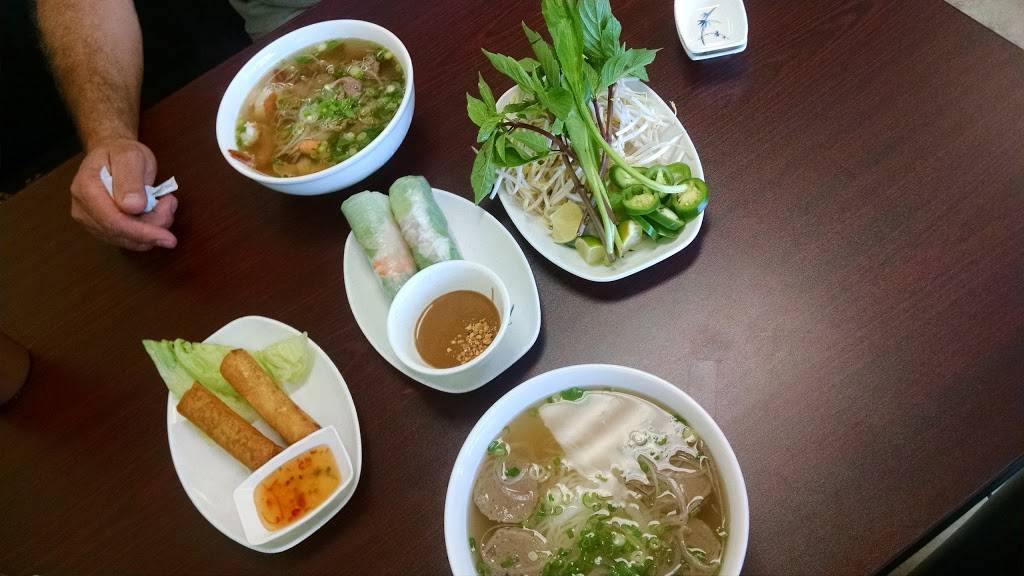 Pho Cuong | restaurant | 6605 E 37th St N #100, Wichita, KS 67220, USA | 3162608218 OR +1 316-260-8218