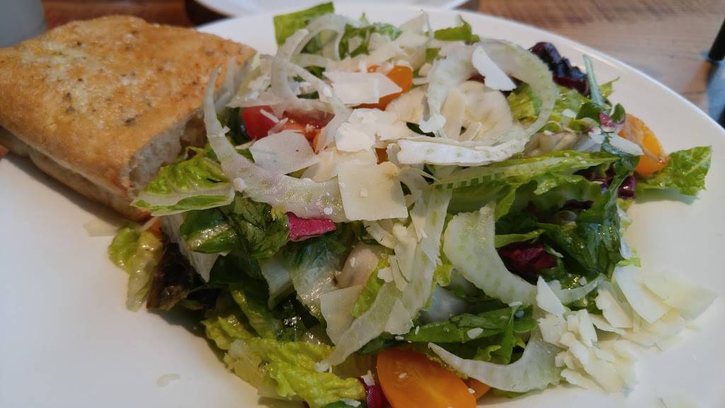 Giordanos | meal takeaway | 2700 Hennepin Ave S, Minneapolis, MN 55408, USA | 6124443143 OR +1 612-444-3143