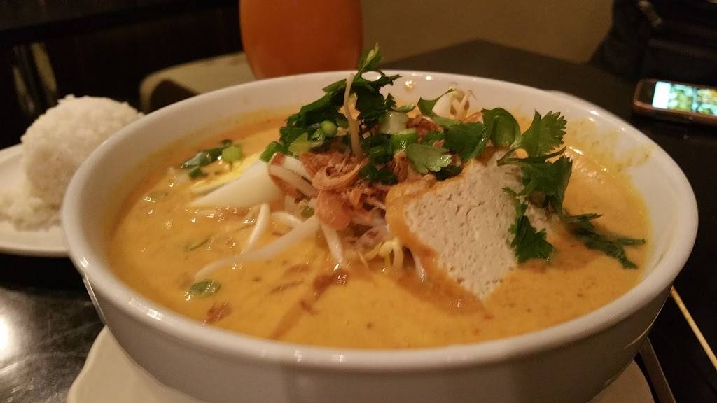 Tom Yum Koong | restaurant | 305 Boulevard, Hasbrouck Heights, NJ 07604, USA | 2012883840 OR +1 201-288-3840