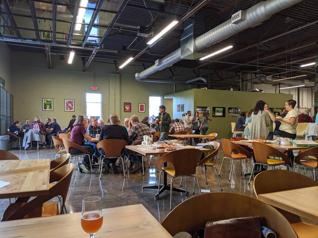 Brewery Faisan | restaurant | 1087 Beaufait St, Detroit, MI 48207, USA | 3132902987 OR +1 313-290-2987