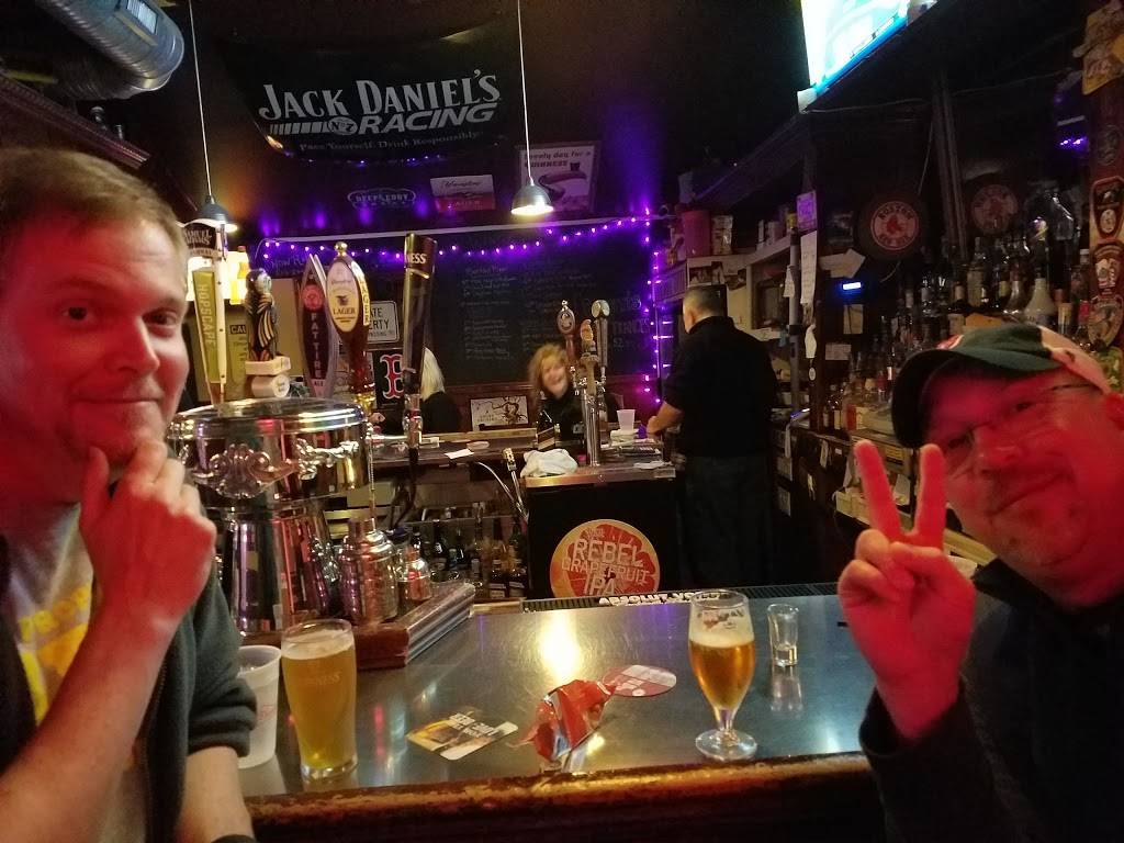 River House Tavern | restaurant | 61 State St, North Haven, CT 06473, USA | 2032342953 OR +1 203-234-2953