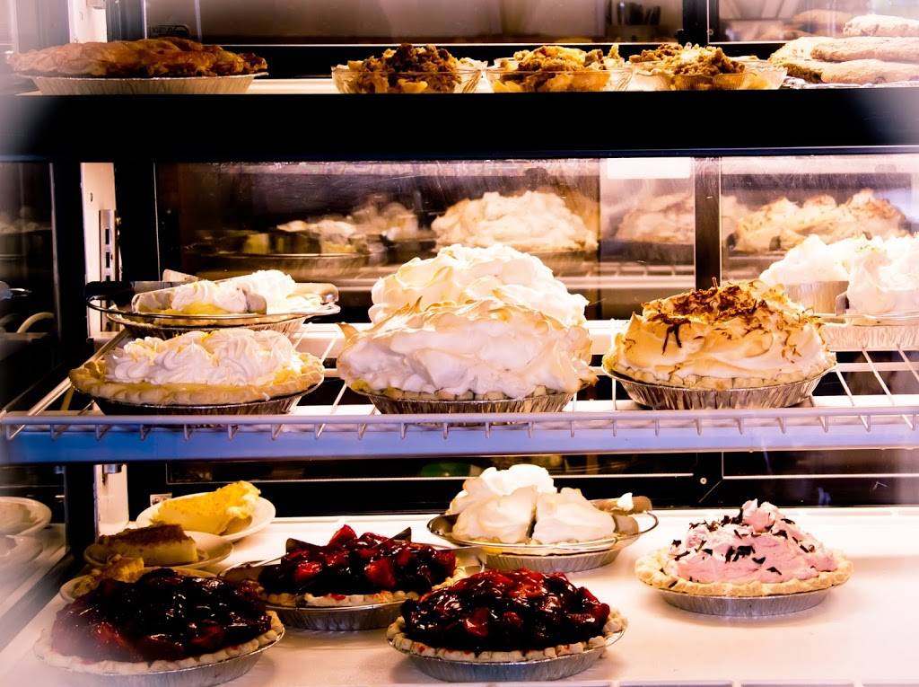 Berardis Family Kitchen | restaurant | 1019 W Perkins Ave, Sandusky, OH 44870, USA | 4196264592 OR +1 419-626-4592