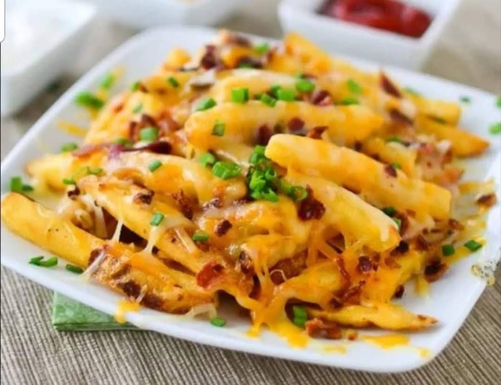 Simonas Italian Restaurant | restaurant | 1501 Main St, Victoria, VA 23974, USA | 4346961190 OR +1 434-696-1190