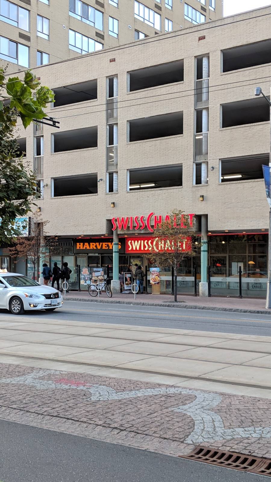 Harveys | restaurant | 266 Queens Quay W, Toronto, ON M5J 1B5, Canada | 4165967292 OR +1 416-596-7292