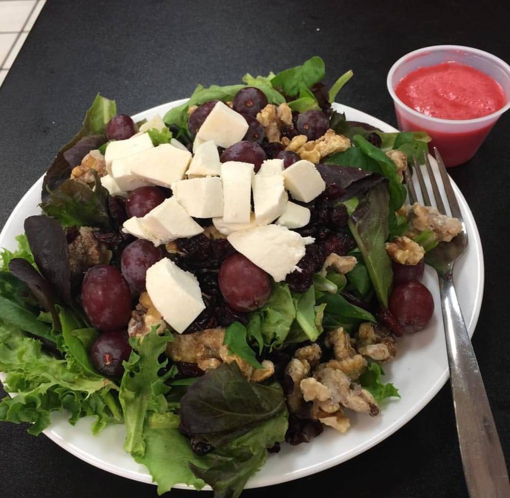 Paisanos Pizza & Catering | restaurant | 708 Portion Rd, Ronkonkoma, NY 11779, USA | 6316764588 OR +1 631-676-4588