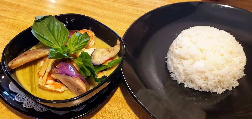 Thai Space | restaurant | 925 N Courtenay Pkwy #8, Merritt Island, FL 32953, USA | 3218480022 OR +1 321-848-0022