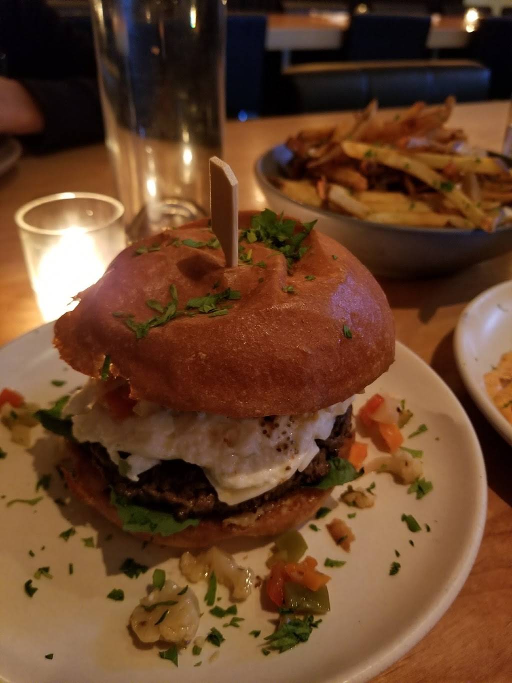 THE|COMMONS | restaurant | 49 W 10th St, Tracy, CA 95376, USA | 2098355040 OR +1 209-835-5040