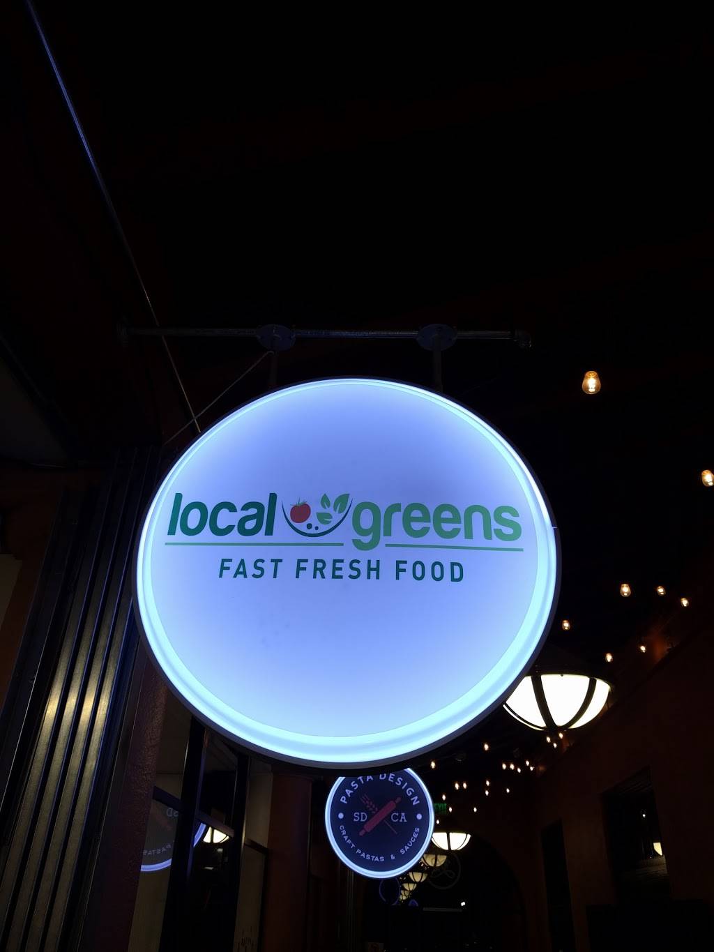 Local Greens | restaurant | 2820 Historic Decatur Rd, San Diego, CA 92106, USA | 8587922622 OR +1 858-792-2622