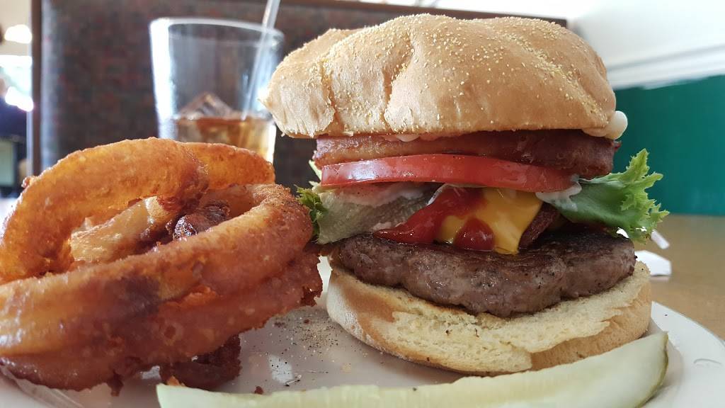 Uncle Bucks | restaurant | n, 42 E Main St, Luray, VA 22835, USA | 5407432323 OR +1 540-743-2323