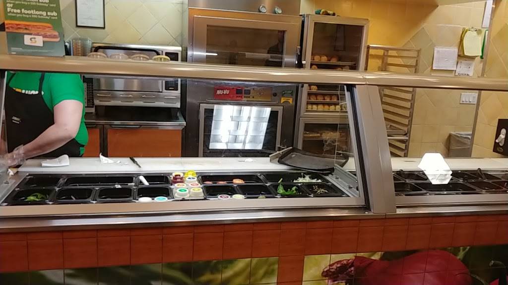 Subway Restaurants | restaurant | 160 Donahue St, Sausalito, CA 94965, USA | 4152890774 OR +1 415-289-0774