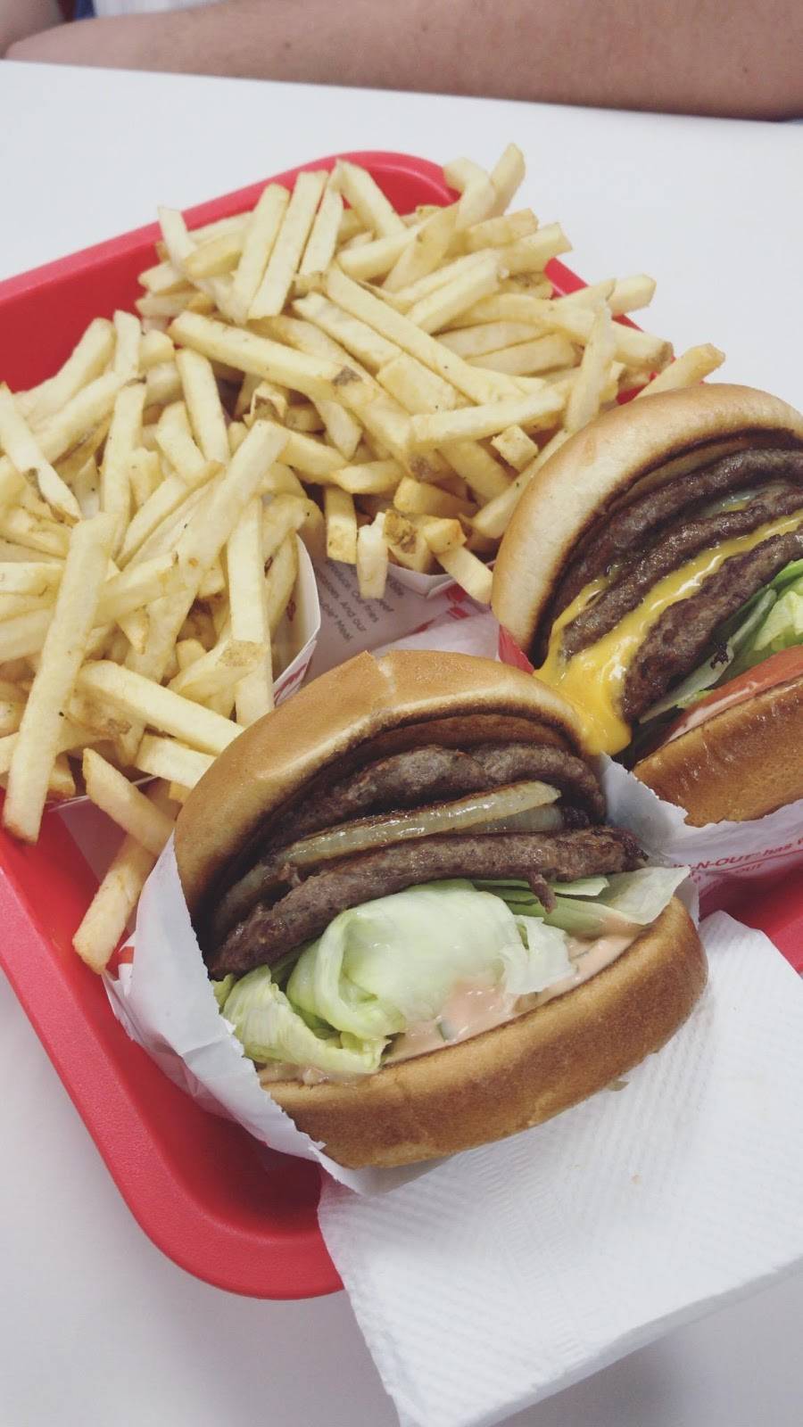 In-N-Out Burger | restaurant | 5590 Cottle Rd, San Jose, CA 95123, USA | 8007861000 OR +1 800-786-1000