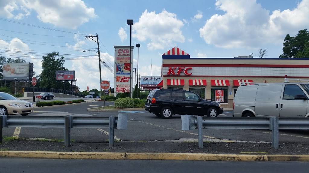 KFC | restaurant | 7350 Oxford Ave, Philadelphia, PA 19111, USA | 2157227361 OR +1 215-722-7361