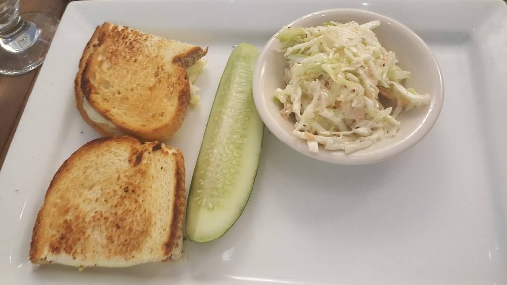 Putterham Grille | restaurant | 1012 W Roxbury Pkwy, Chestnut Hill, MA 02467, USA | 6173272202 OR +1 617-327-2202