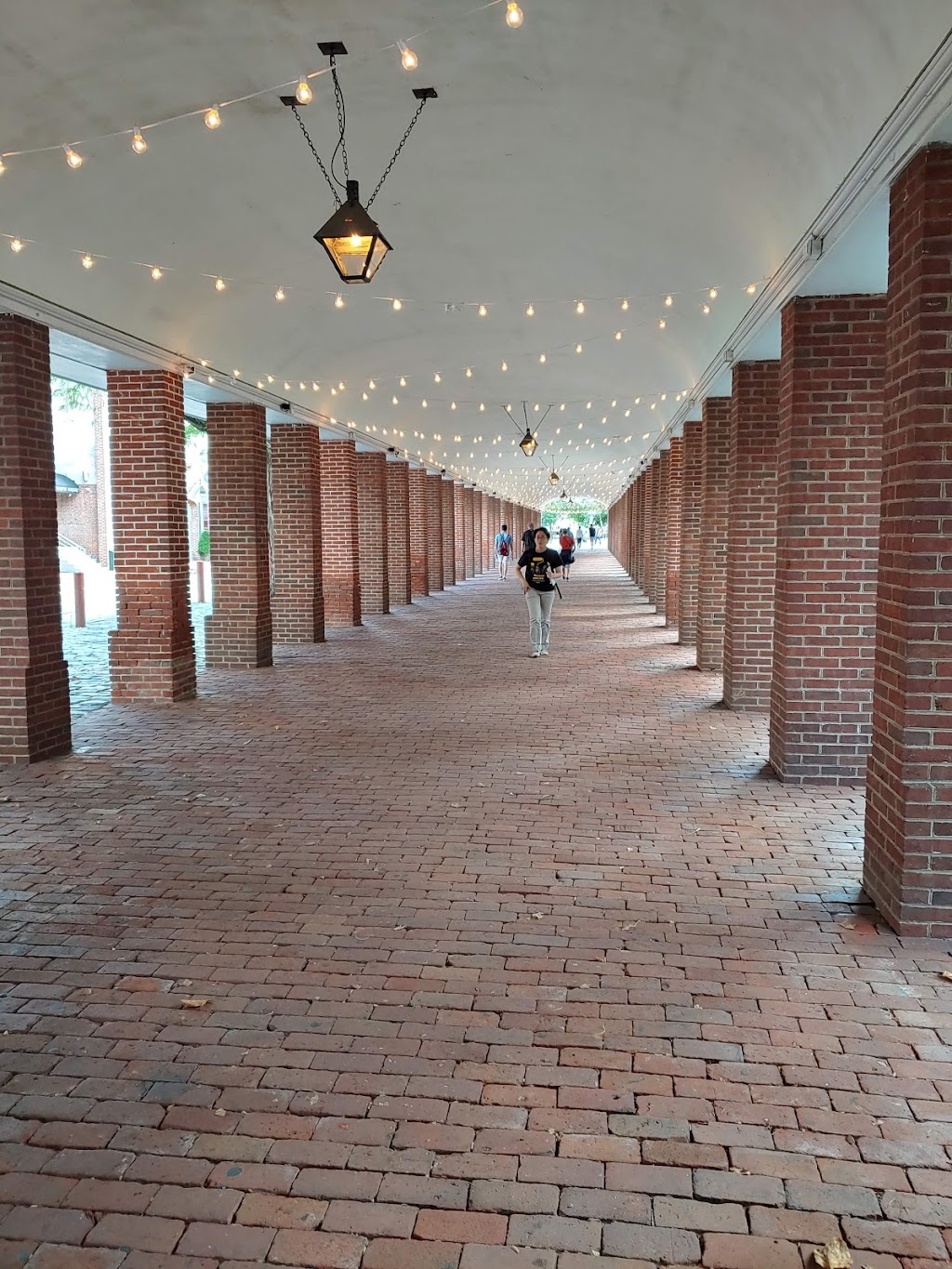 Cavanaugh’s Headhouse | restaurant | 421 S 2nd St, Philadelphia, PA 19147, USA | 2159289307 OR +1 215-928-9307