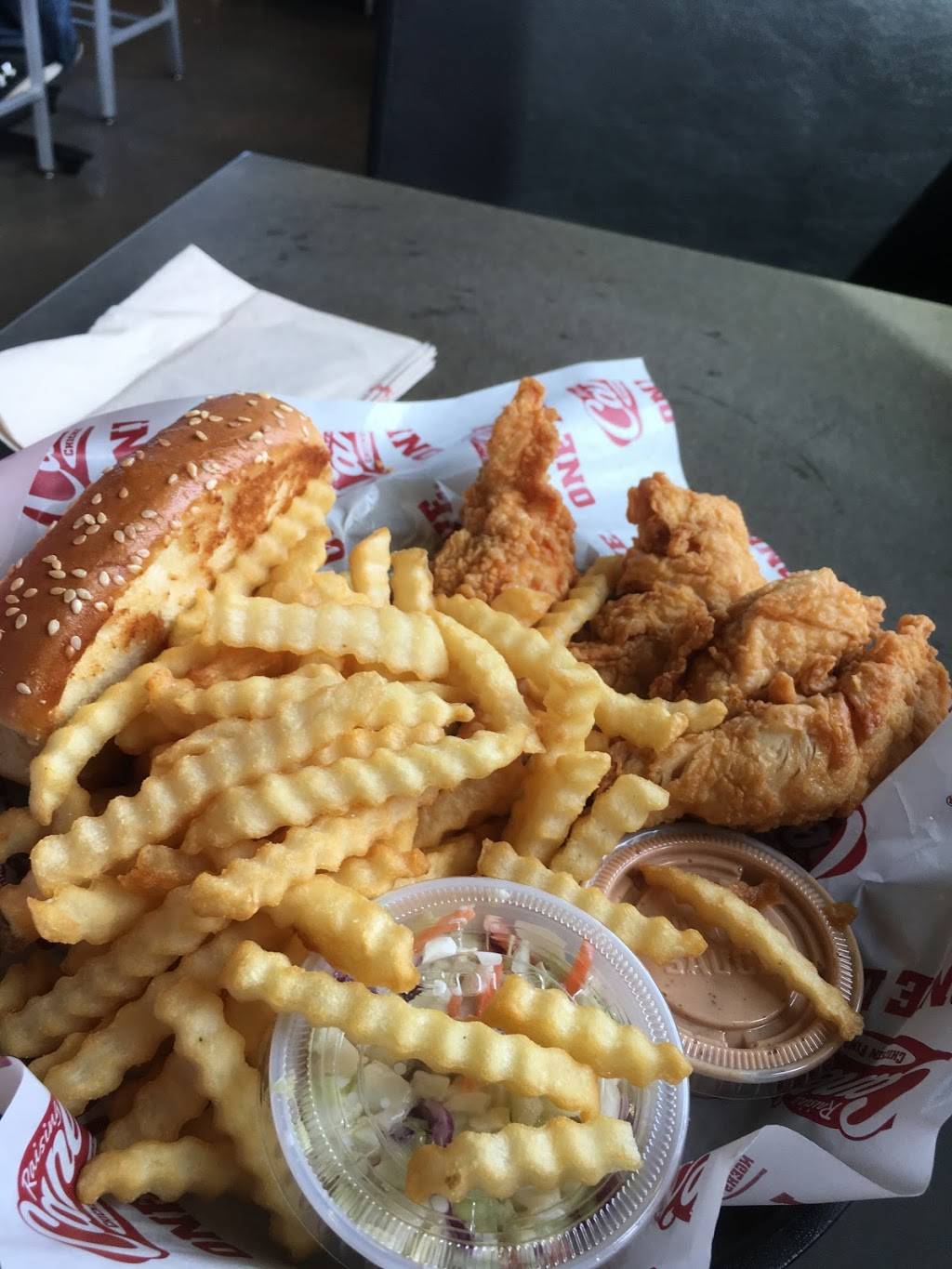 Raising Canes Chicken Fingers | meal takeaway | 5201 Ross Ave, Dallas, TX 75206, USA | 2145159105 OR +1 214-515-9105