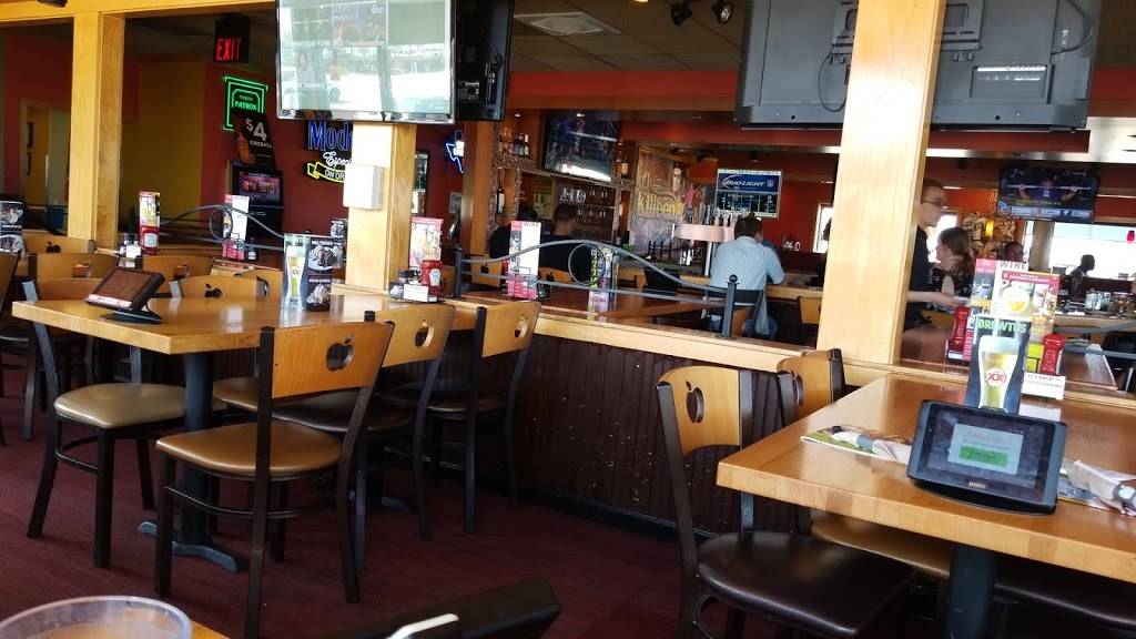 Applebees Grill + Bar | restaurant | 2700 E Central Texas Expy, Killeen, TX 76543, USA | 2545269711 OR +1 254-526-9711