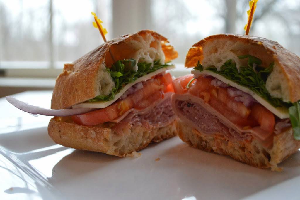 McFauls Ironhorse Tavern | restaurant | 2260 Cromwell Bridge Rd, Parkville, MD 21234, USA | 4108281625 OR +1 410-828-1625