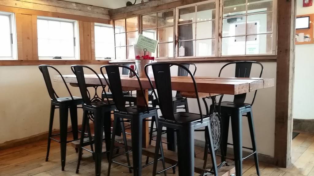 Throwback Brewery | restaurant | 7 Hobbs Rd, North Hampton, NH 03862, USA | 6033792317 OR +1 603-379-2317