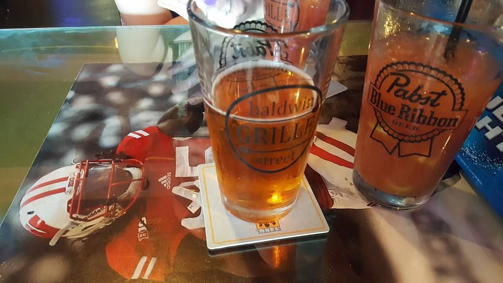 Baldwin Street Grille | restaurant | 1304 E Washington Ave, Madison, WI 53703, USA | 6084428400 OR +1 608-442-8400