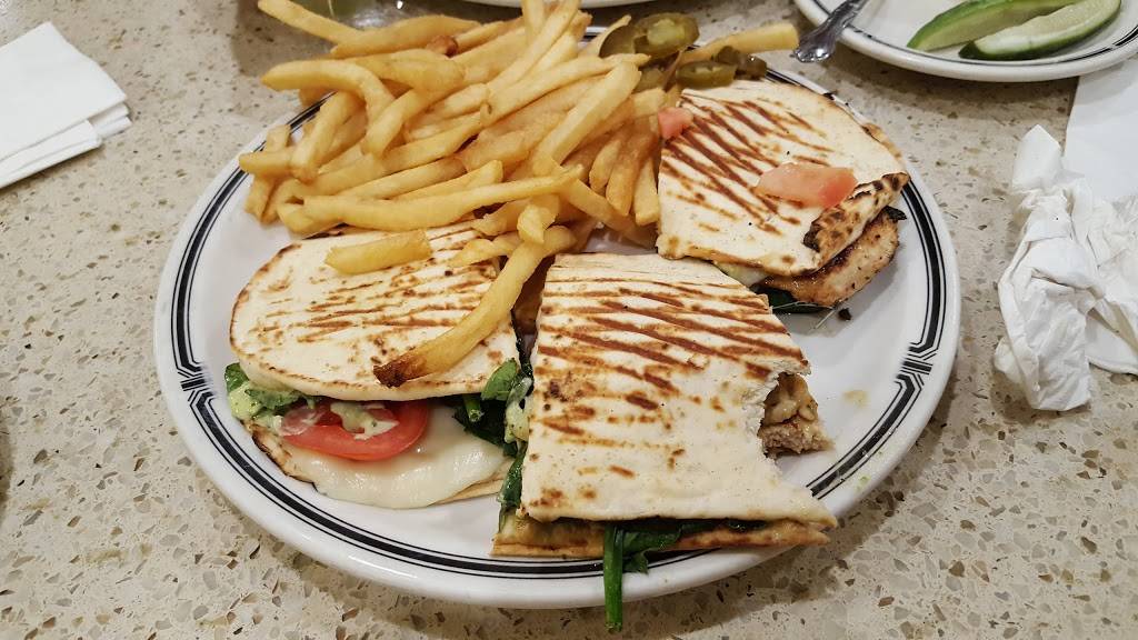 Stop 20 Diner | restaurant | 1336 Hempstead Turnpike, Elmont, NY 11003, USA | 5163587142 OR +1 516-358-7142