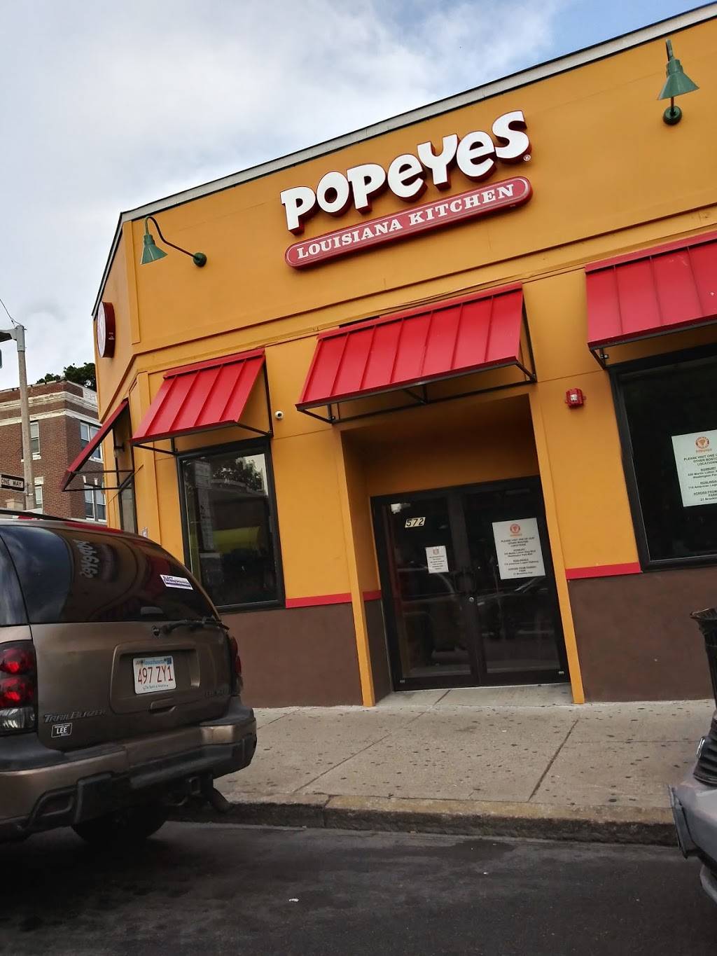 Popeyes Louisiana Kitchen | restaurant | 696 Crescent St, Brockton, MA 02302, USA | 2085105972 OR +1 208-510-5972
