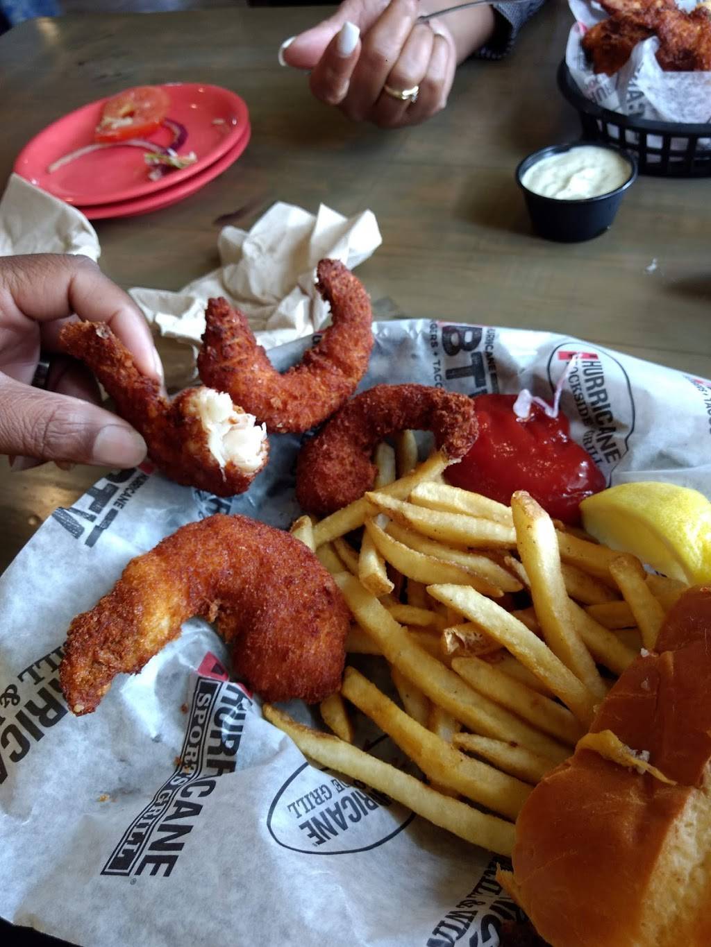 Hurricane Grill & Wings | restaurant | 11048 International Dr, Orlando, FL 32821, USA | 4079883530 OR +1 407-988-3530