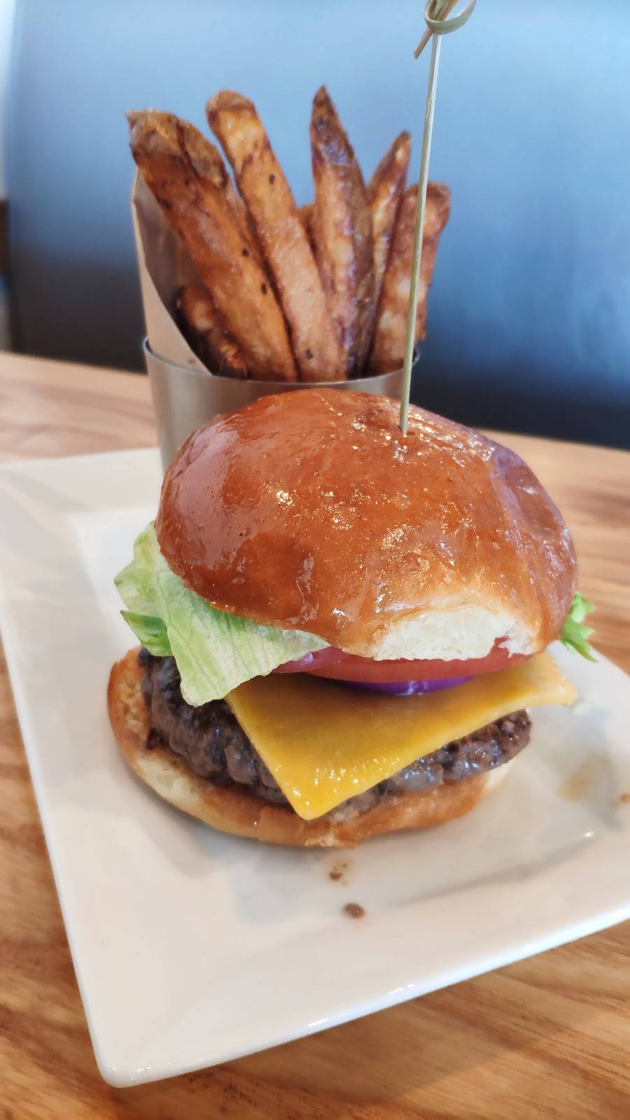 Corner Burger | restaurant | 12130 E Lynchburg Salem Turnpike Unit #3, Forest, VA 24551, USA | 4346162770 OR +1 434-616-2770