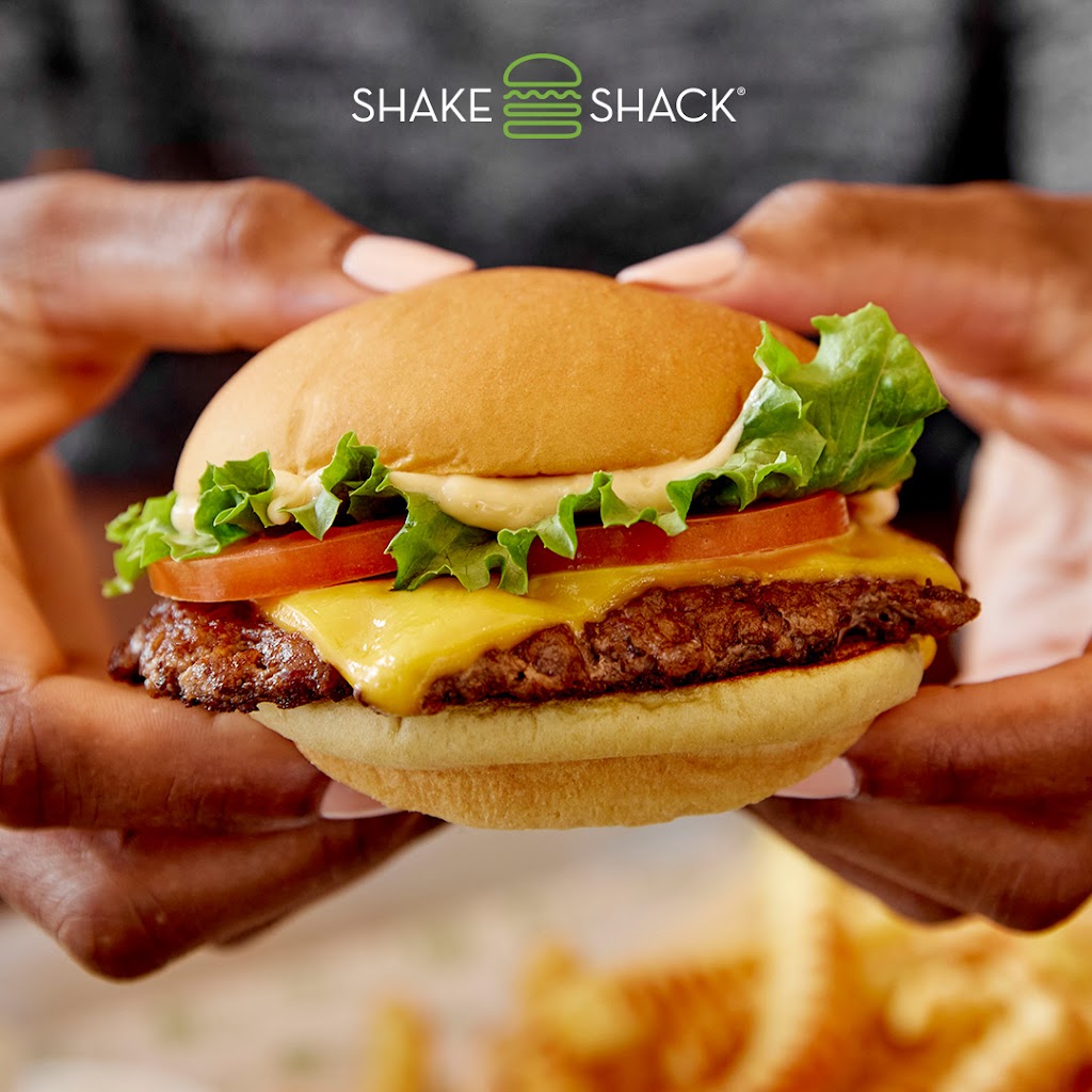 Shake Shack Katy Freeway | restaurant | 19300 Katy Fwy, Houston, TX 77094, USA | 3465270593 OR +1 346-527-0593