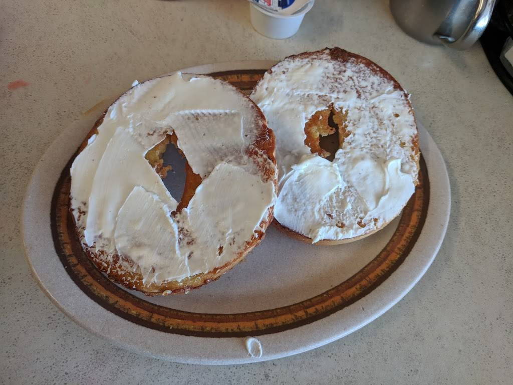 Eggs-Up Family Restaurant | restaurant | 2378 Mendon Road, Cumberland, RI 02864, USA | 4016582424 OR +1 401-658-2424