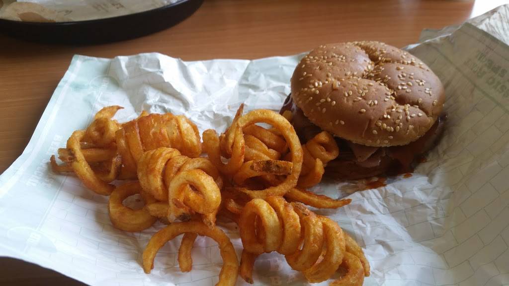 Arbys | restaurant | 1070 Richmond St R R #5, Chatham-Kent, ON N7M 5J5, Canada | 5193516116 OR +1 519-351-6116