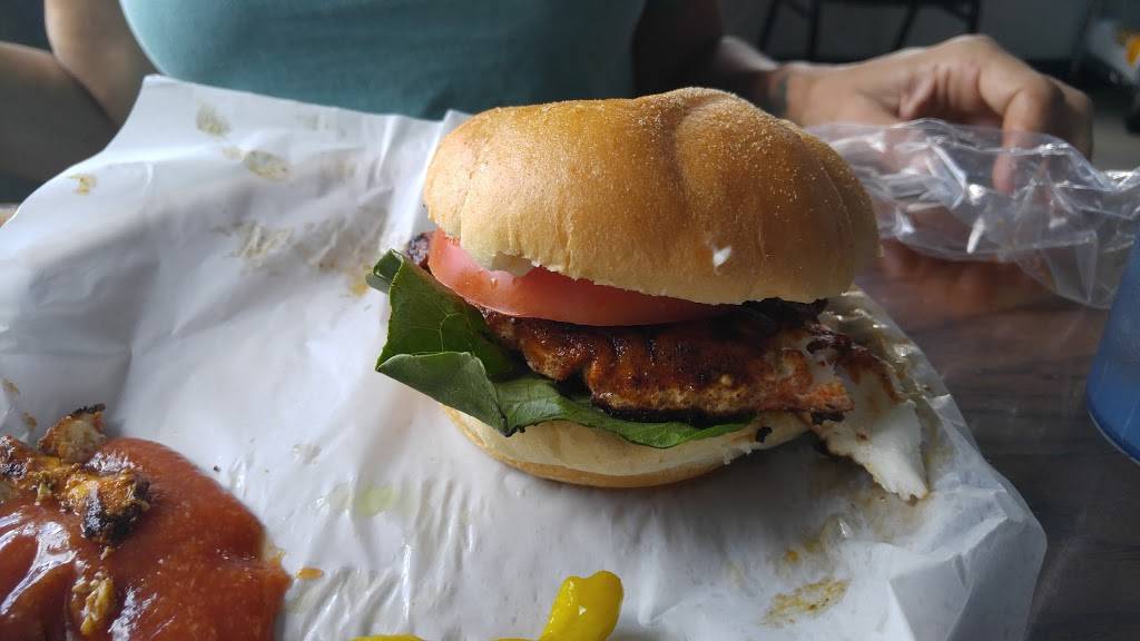 Dockside Daves | restaurant | 14701 Gulf Blvd, Madeira Beach, FL 33708, USA | 7273929399 OR +1 727-392-9399