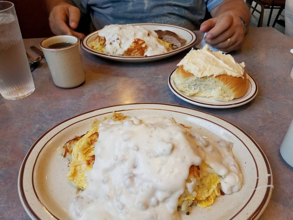 Family Diner | restaurant | 1604 Hill Ave, Spirit Lake, IA 51360, USA | 7123365422 OR +1 712-336-5422