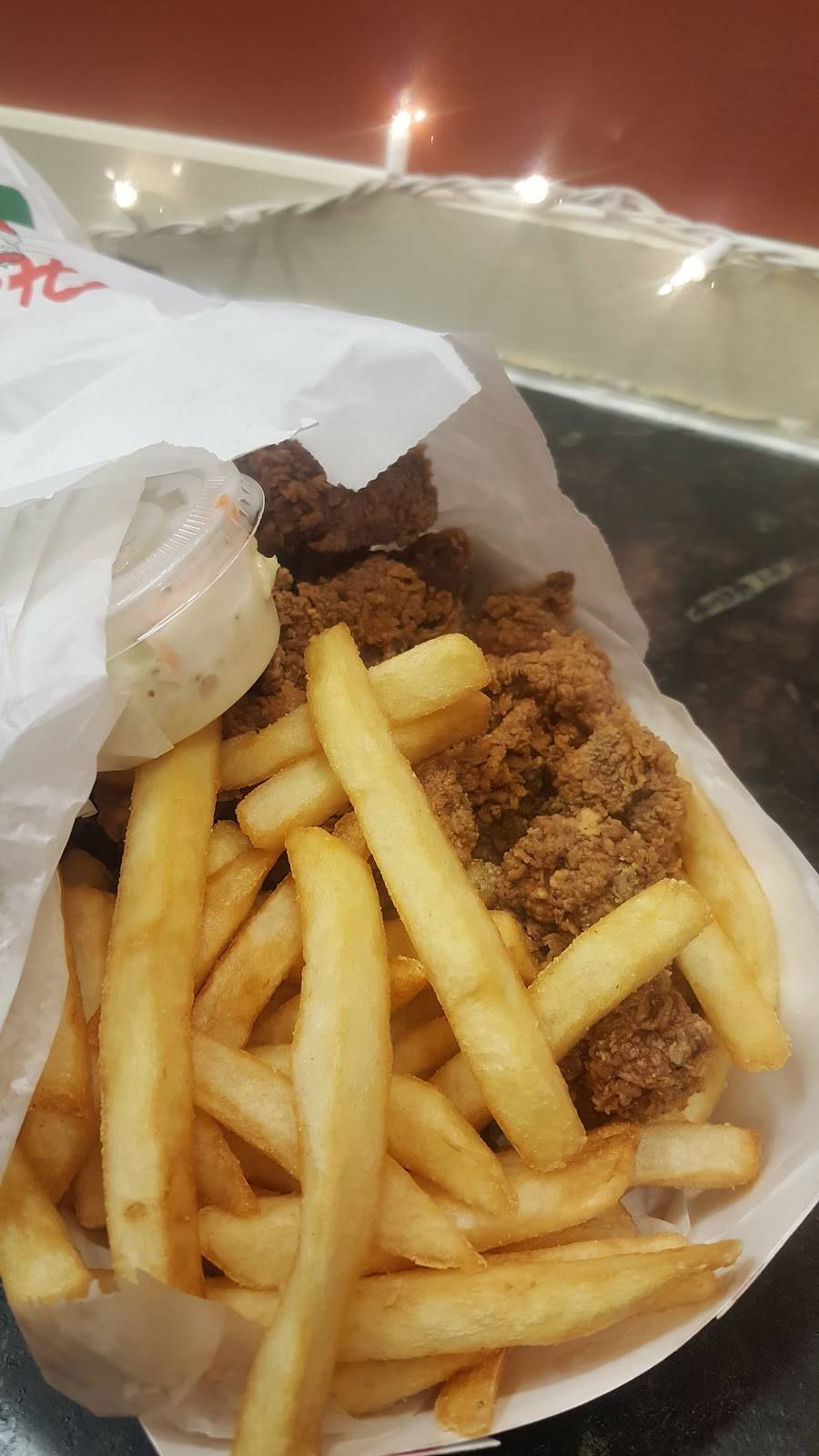 Harolds Chicken Shack | meal takeaway | 8738 S Kedzie Ave, Evergreen Park, IL 60805, USA | 7085813983 OR +1 708-581-3983